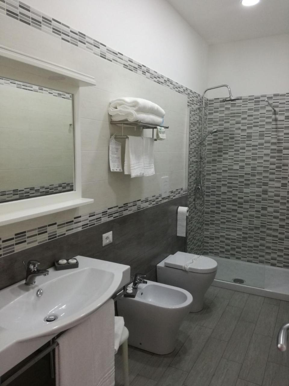 Hotel La Corricella Procida Esterno foto